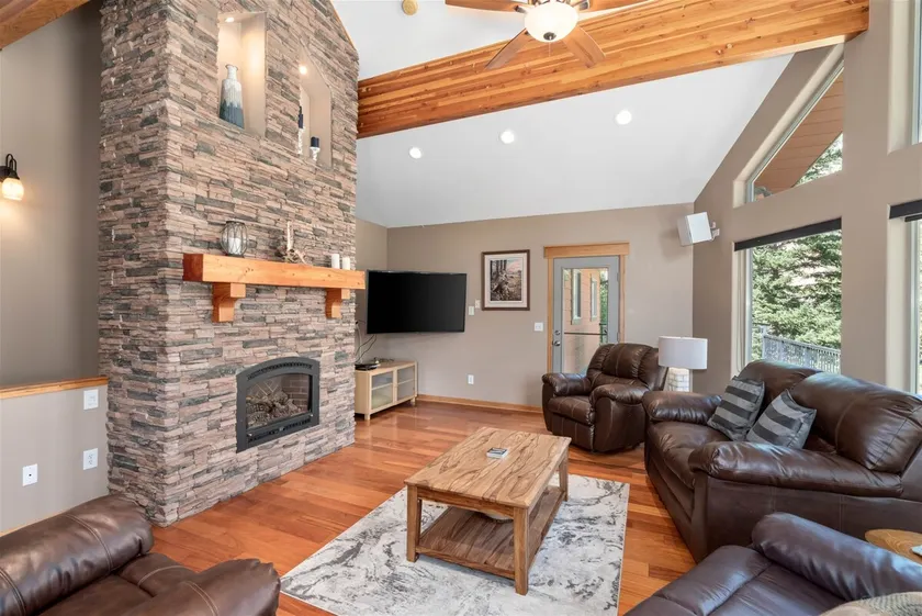 Leavenworth Retreat: Views, Fire Pit, Jetted Tub - Image 1