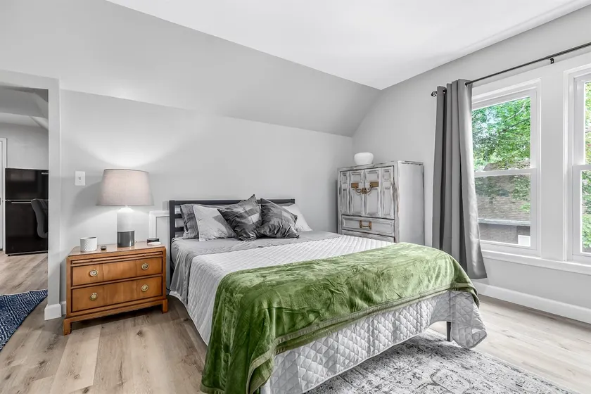 Cozy & Quiet Studio Flat in Historic Mount Clemens - Image 1