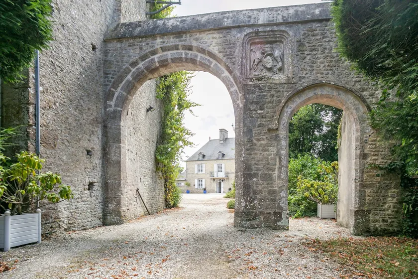La Cour d'Audouville - Image 1