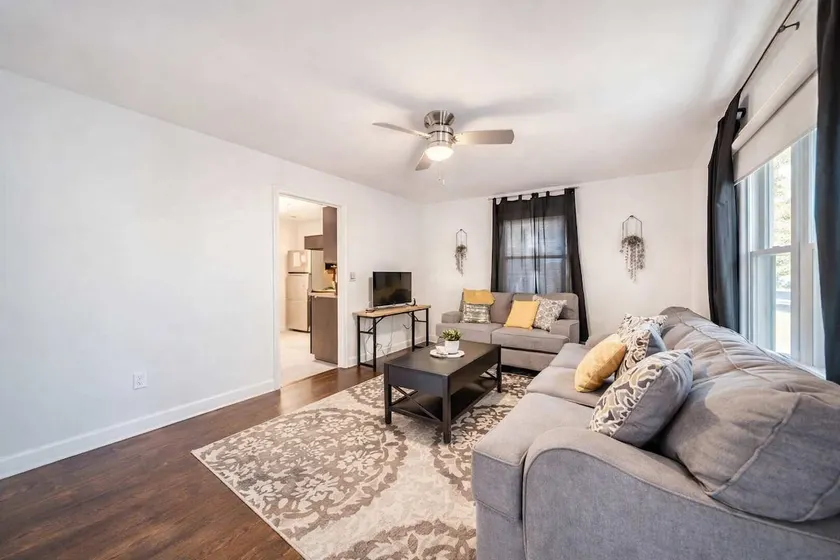 Spacious 3BR Retreat | Sleeps 6 | Near Downtown - Image 1