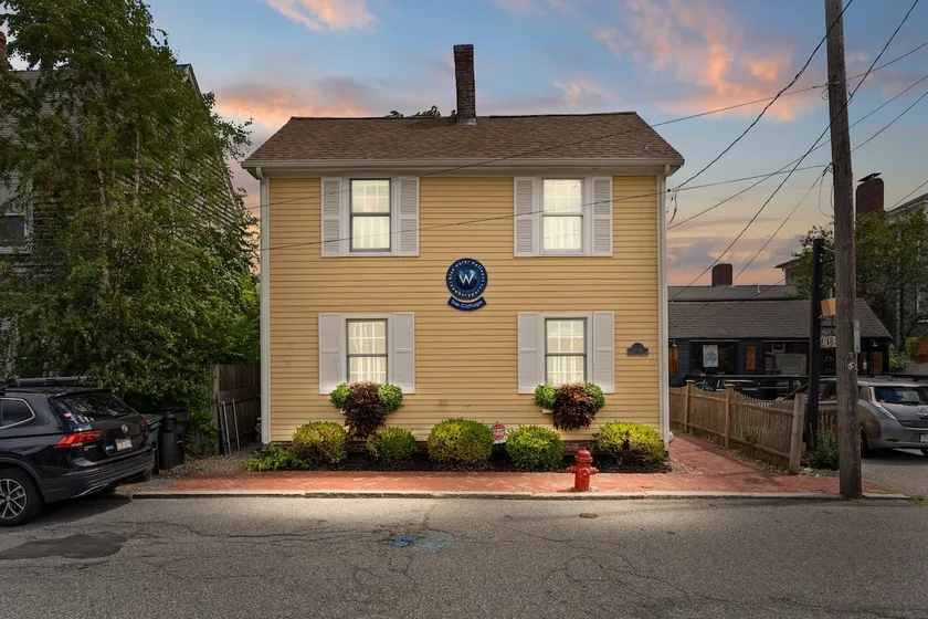 Downtown Newburyport, Patio, Rail Trail, Dogs ok - Image 1