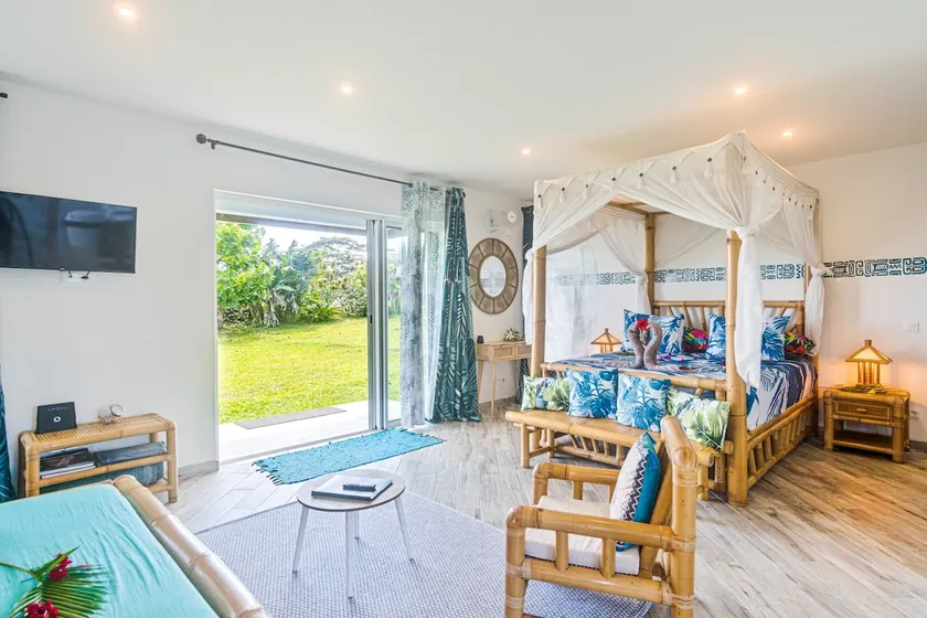 Romantic Bungalow with Sea View - Image 1