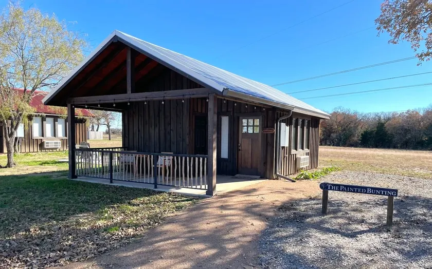 Painted Bunting Cabin 15 MIN to MagnoliaBaylor - Image 1