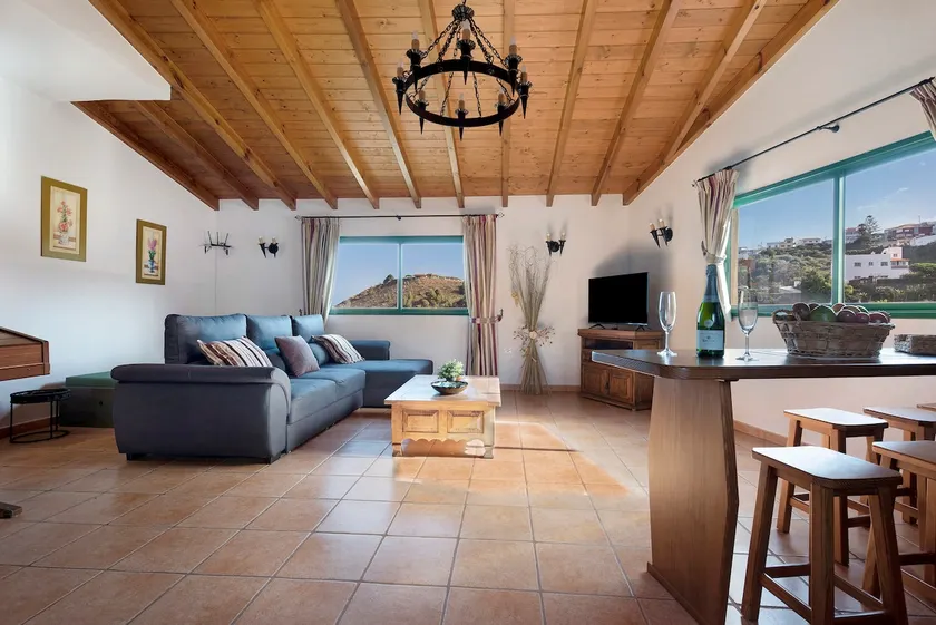 Apartment 'Tily' with Sea View, Terrace & Wi-Fi - Image 1