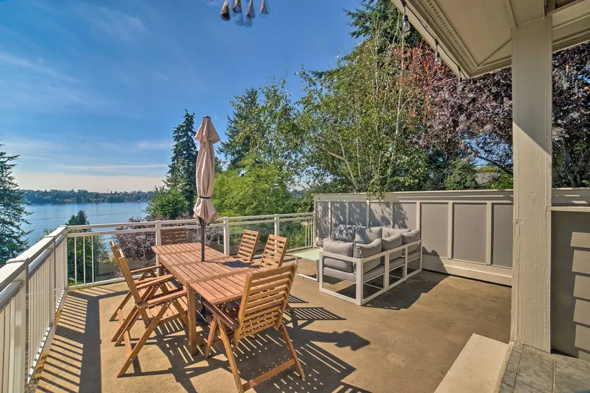 Spacious Lake Stevens Home w/ Fire Pit, Patio - Image 1