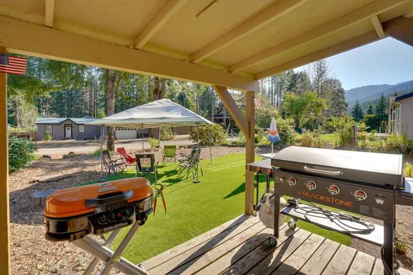 Lovely Detroit Home w/ Deck - Walk to Town! - Image 1