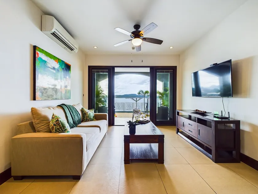 360 Splendor 407 -Ocean View -Breakfast Included! - Image 1