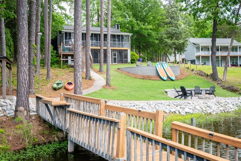 Home w/Dock, SUPs, Kayaks, Arcades, Ping-Pong - Image 1