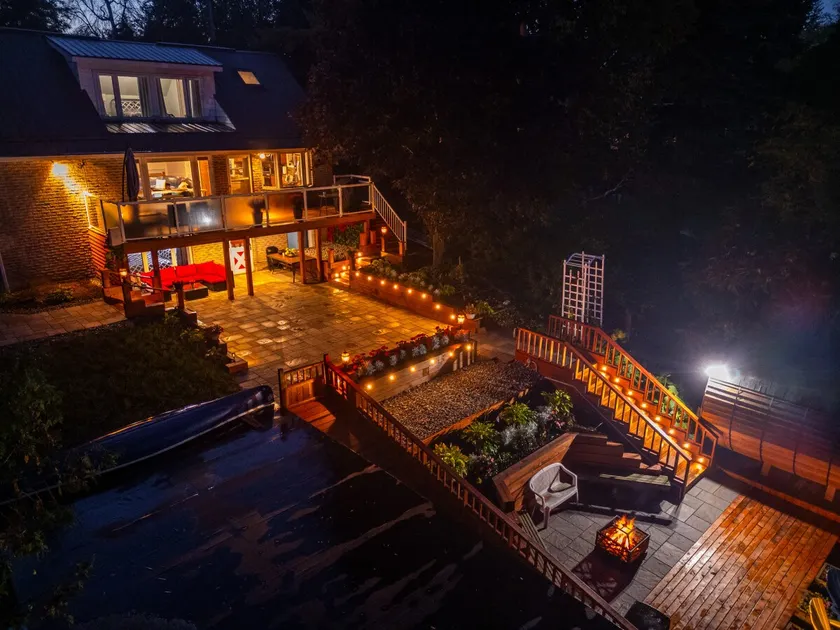 4BR Waterfront Retreat w/Barrel Sauna & Firepit - Image 1