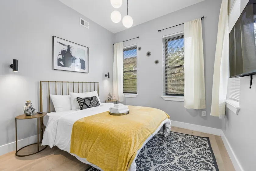 Free Parking Modern Duplex-Central Location-close to Train+EWR - Image 1