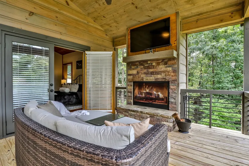 Cozy Fall Cabin in Ellijay + Hot Tub + Sleeps 8! - Image 1