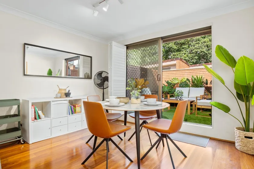 Elegantly Modern 2-Bed In The Heart of Chippendale - Image 1