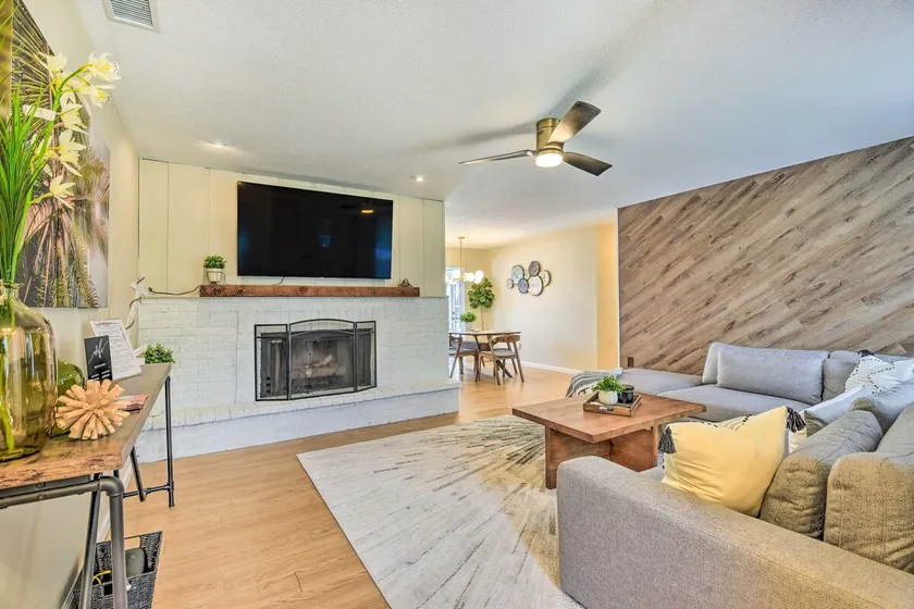 8 Mi to Beaches: Bradenton Home w/ Poolside Oasis! - Image 1