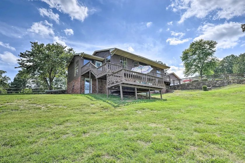 'Angler's Ridge' Waterfront Family Getaway! - Image 1