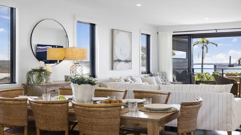 Echoes - Luxury Home Beach Views Walk to Cafes - Image 1
