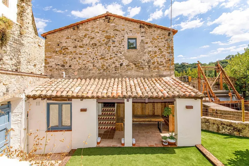 Le Moulin de Besalú (House with garden) - Image 1