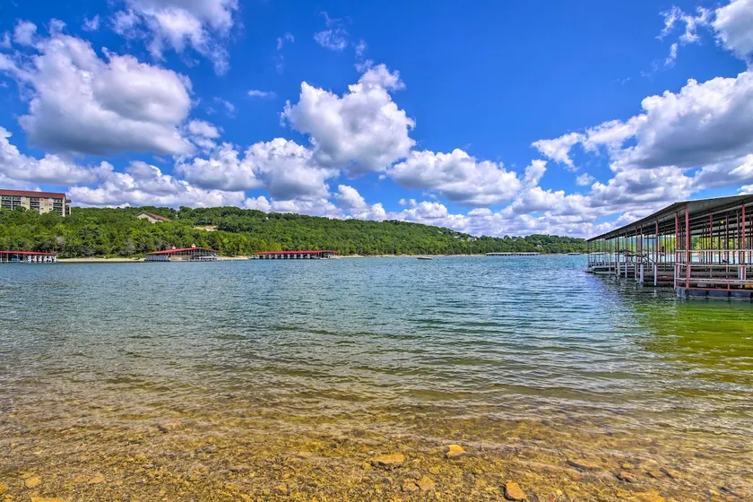 Appartement lumineux dans les Ozarks, avec balcon et vue sur le lac ! - Image 1