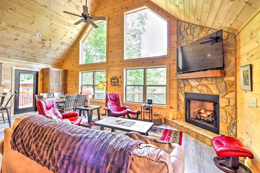 Murphy Cabin w/ Mtn Views & Private Hot Tub! - Image 1