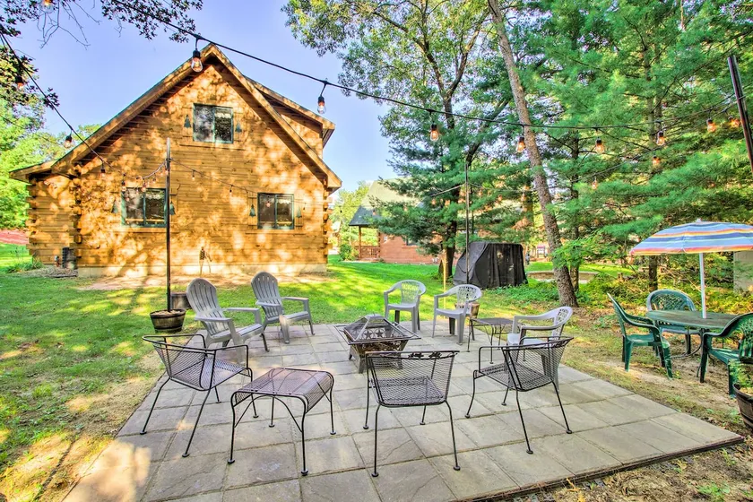 Pet-Friendly Warrens Cabin w/ Fire Pit! - Image 1