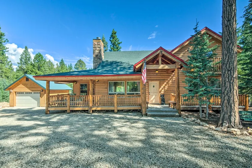 Duck Creek Village Cabin: Hike, Ski, & Bike! - Image 1
