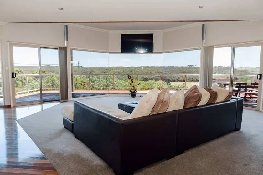 12 Apostles Beach House - Image 1