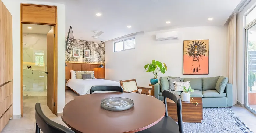 Unique Artistic & Modern Loft, Close to the Beach - Image 1