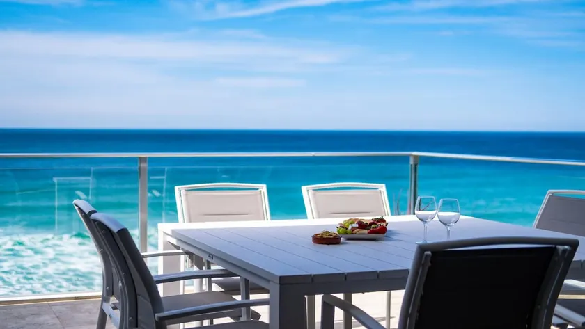 Paradise Penthouse - Beach Front Style And Luxury - Image 1