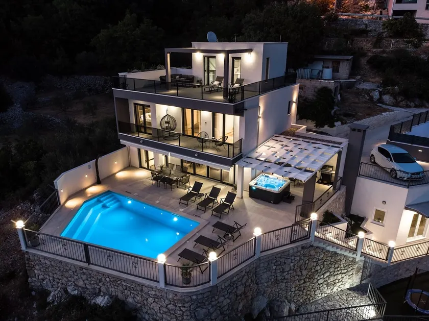 Villa Neda Heated Pool, Hot-tub, Sauna, 3 bedrooms - Image 1