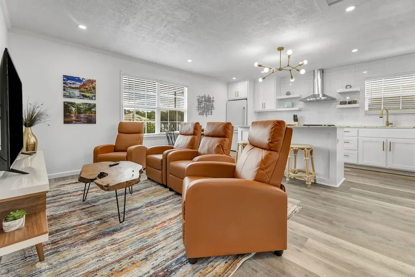 The Dominion: 2 Bdrm/Walk to A&M/Comfy King Beds - Image 1