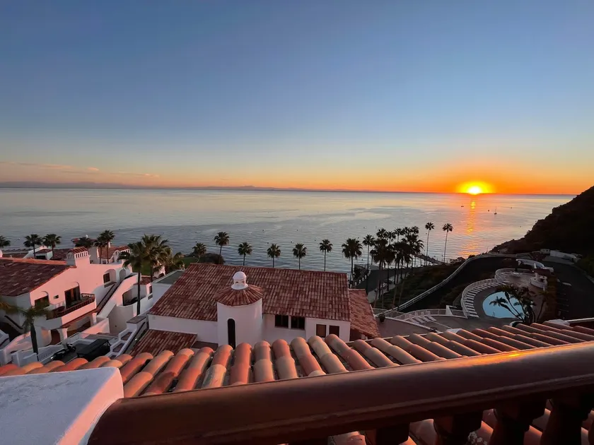 Gorgeous Catalina Villa in Hamilton Cove - Image 1