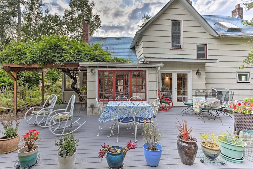 Charming Historic Retreat Near Poverty Bay! - Image 1