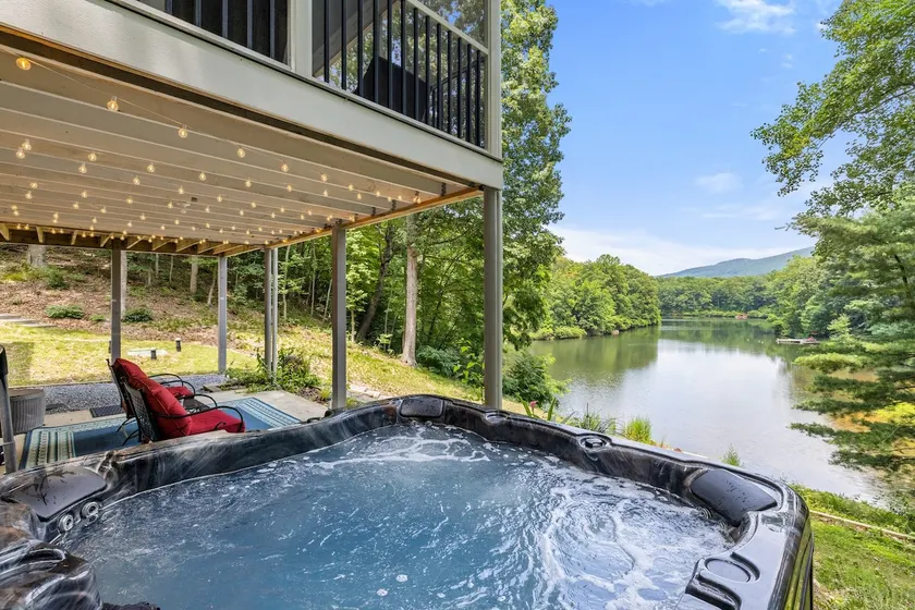 Peaceful Lakefront Cottage with Mountain Views! - Image 1