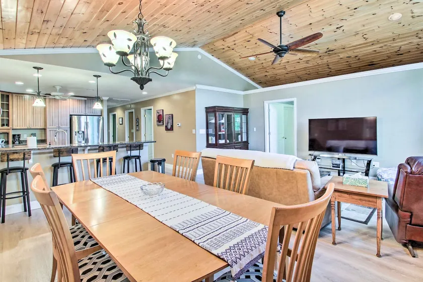 Readfield Retreat w/ Lake Maranacook Views! - Image 1