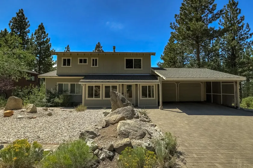Hall Court Manor - Hot Tub, Pet Friendly, Pool Table! - Image 1