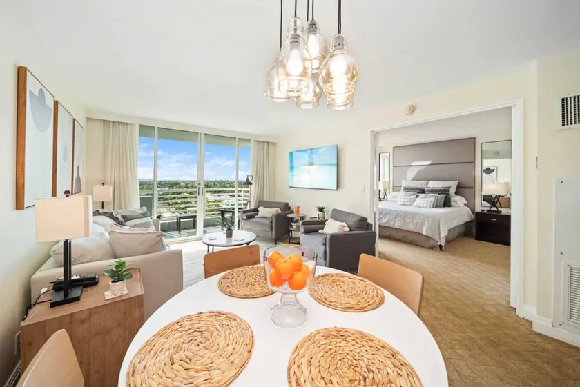 Newly Refurnished 1 BR suite w/Ocean View sleeps 4 - Image 1
