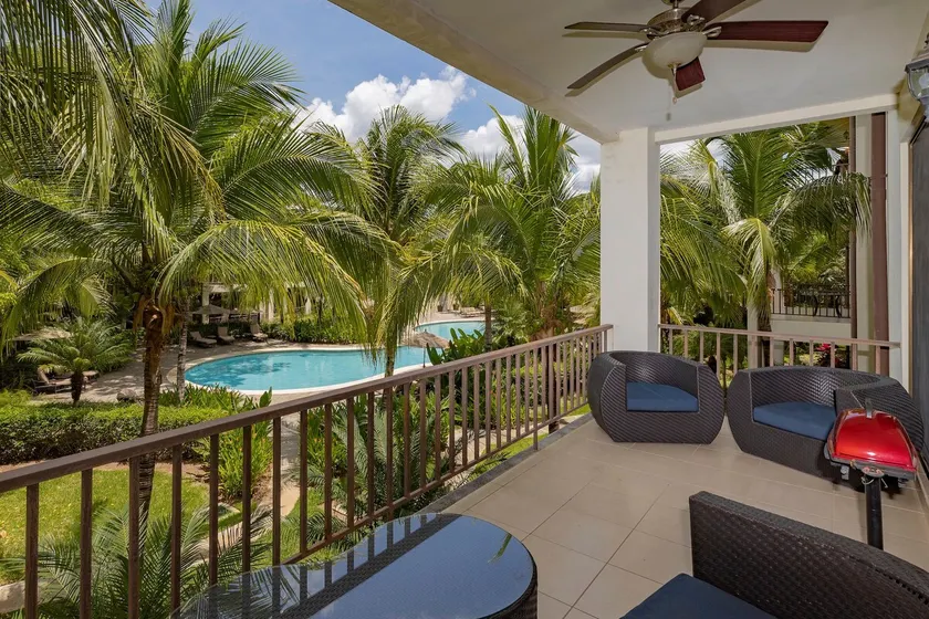 Second Floor Breezes - Beach Club Access - Terrace w/Grill - Walk to Shops & Restaurants - Image 1