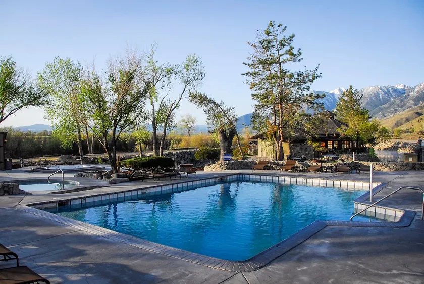 Mountain Views. Outdoor Hot Springs & Pool - Image 1