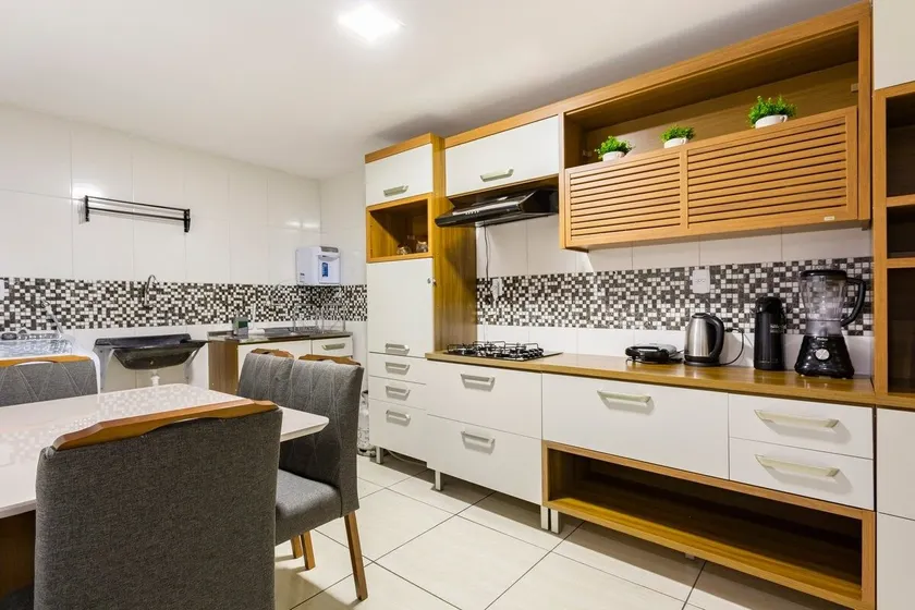 Apartment with suite, 500MB Wi-Fi, Parking - Image 1