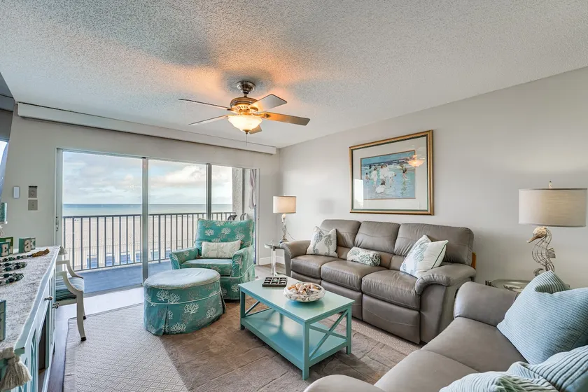 Beachfront Condo w/ Pool in Redington Shores - Image 1