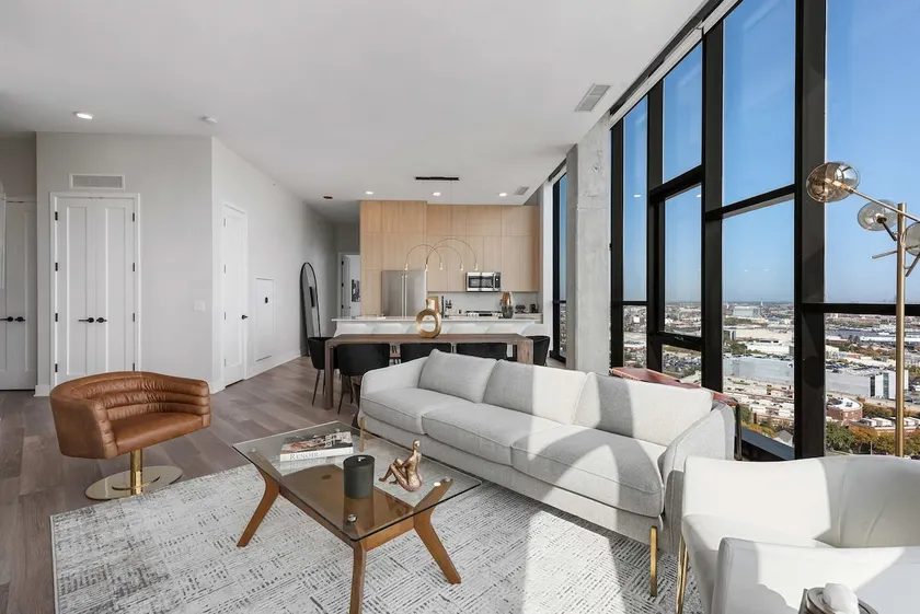 Exclusive Penthouse: Breathtaking Getaway - Image 1
