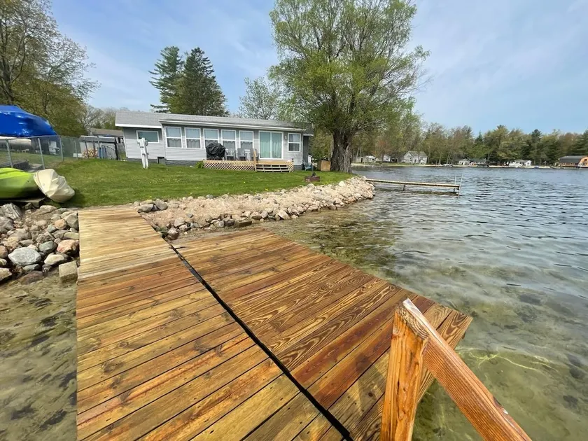 Pratt Lake Place: Fall Pratt Lake Getaway | Cozy Cottage + Fire Pit + Lake Views - Image 1