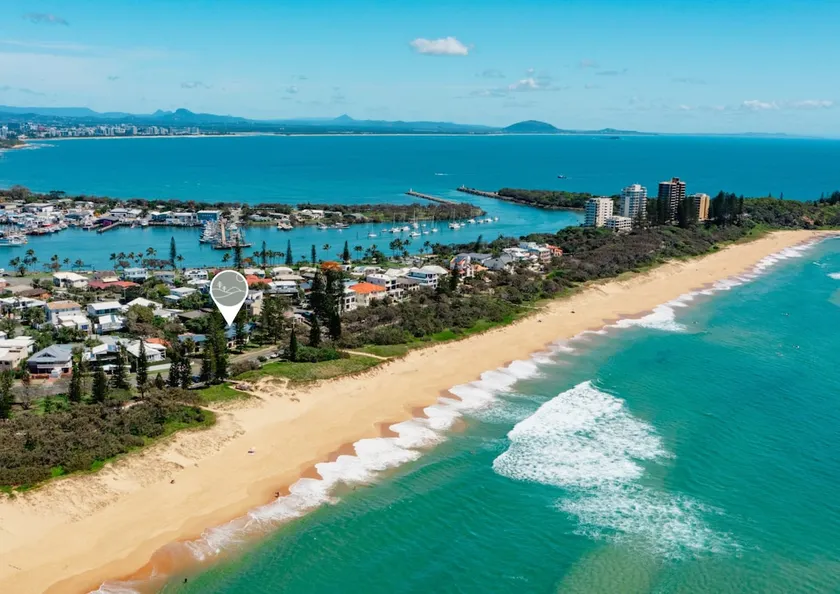 Beachfront Styled 2 BR Apt w Pool at Buddina - Image 1
