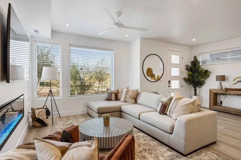 Waters Edge home - Image 1