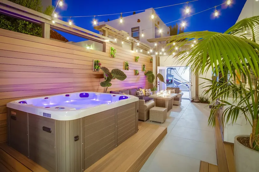 Ultimate Getaway: Spa, Game Rooms, Firepit, Views - Image 1