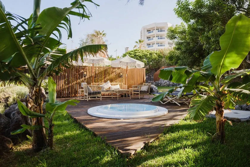 Hot Tub, sea, wifi pro, gas barbecue, garden, 11 - Image 1