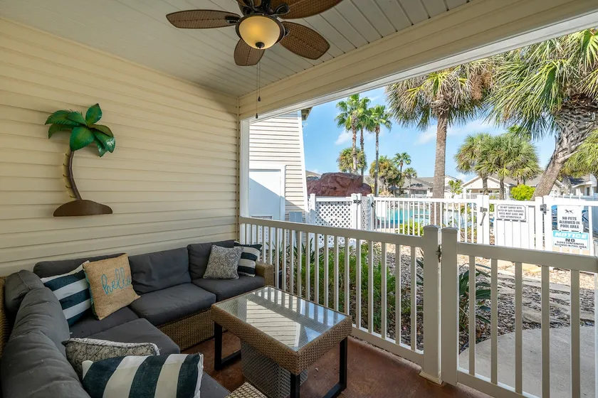 Sunny Townhome w/ Pool Access ~ 1 Mi to Beach - Image 1