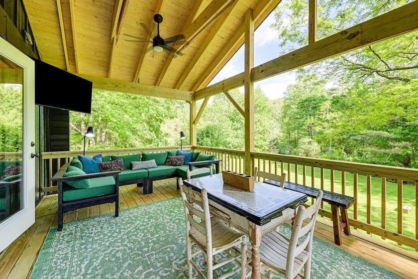 Creekside Cabin: Tubing, Trails & Highlands Charm! - Image 1