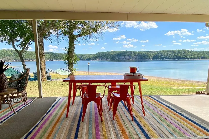 Beaver Lake Waterfront+Winter Retro Retreat+HotTub - Image 1