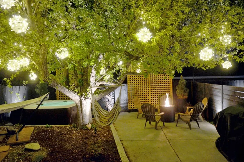 The Daphne l Luxury w/Hot Tub, Gym, Projector - Image 1
