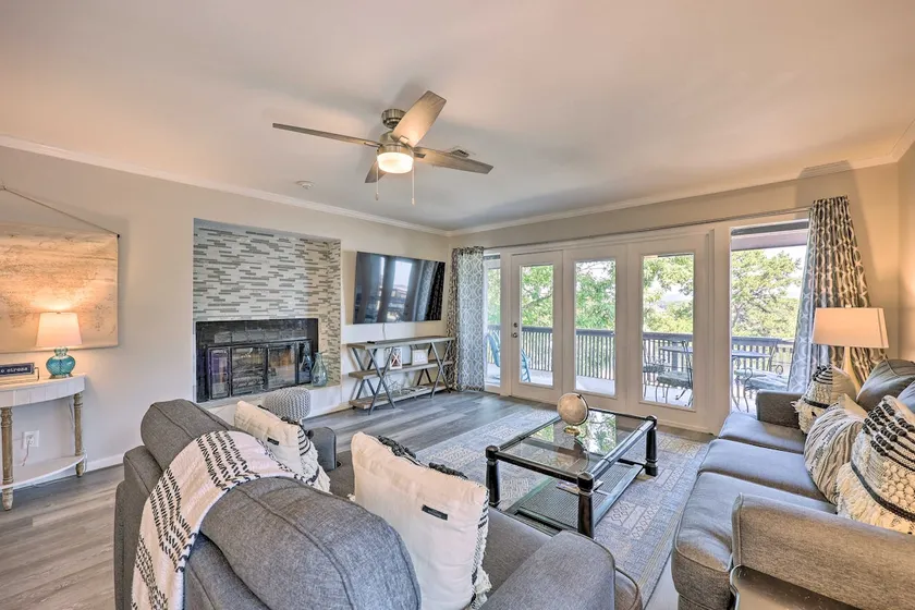 Hot Tub Access: Fantastic Condo in Hot Springs! - Image 1